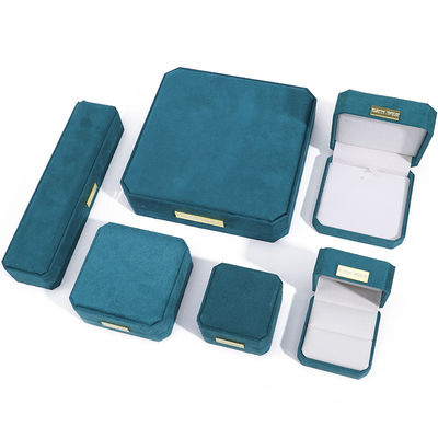 अष्टकोणीय मखमली आभूषण बॉक्स, अनुकूलन योग्य आभूषण बॉक्स, मोर हरा रंग में सुनहरे पैच के साथ