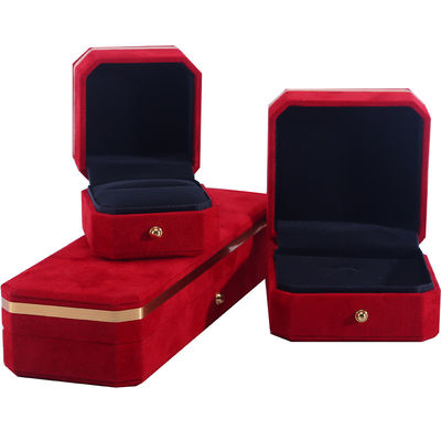 OEM ODM हस्तनिर्मित आभूषण बॉक्स कस्टम लोगो लाल मखमली आभूषण बॉक्स सुनहरे किनारे के साथ