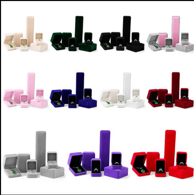 बेज स्क्वायर वेल्वेट आभूषण शादी की अंगूठी पैकेजिंग आभूषण बॉक्स