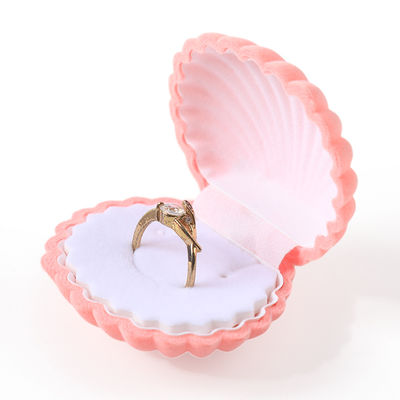 व्यक्तिगत उच्च गुणवत्ता वाले फ्लिप शेल मखमली अंगूठी बॉक्स आभूषण पैकेजिंग