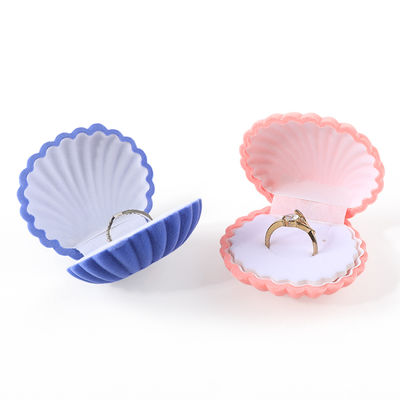 व्यक्तिगत उच्च गुणवत्ता वाले फ्लिप शेल मखमली अंगूठी बॉक्स आभूषण पैकेजिंग