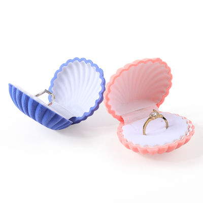 व्यक्तिगत उच्च गुणवत्ता वाले फ्लिप शेल मखमली अंगूठी बॉक्स आभूषण पैकेजिंग