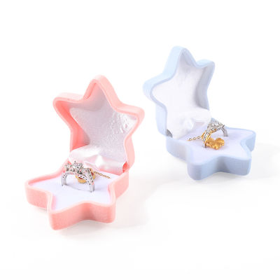 लोगो के साथ OEM व्यक्तिगत फ्लिप सी स्टार मखमल रिंग बॉक्स आभूषण पैकेजिंग