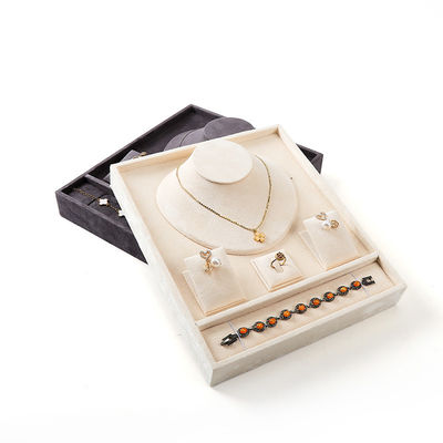 अनुकूलन योग्य प्रीमियम मखमली आभूषण ट्रे OEM आभूषण ट्रे आभूषण सेट के लिए प्रदर्शन